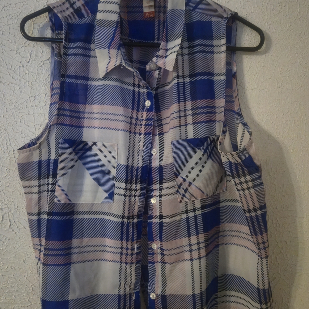 No Boundaries Blue, White & Pink Plaid Sleeveless Button-Down